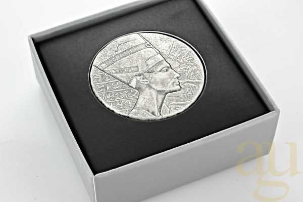 5 Unzen Silbermünze Republic of Tschad Queen Nofretete 2017